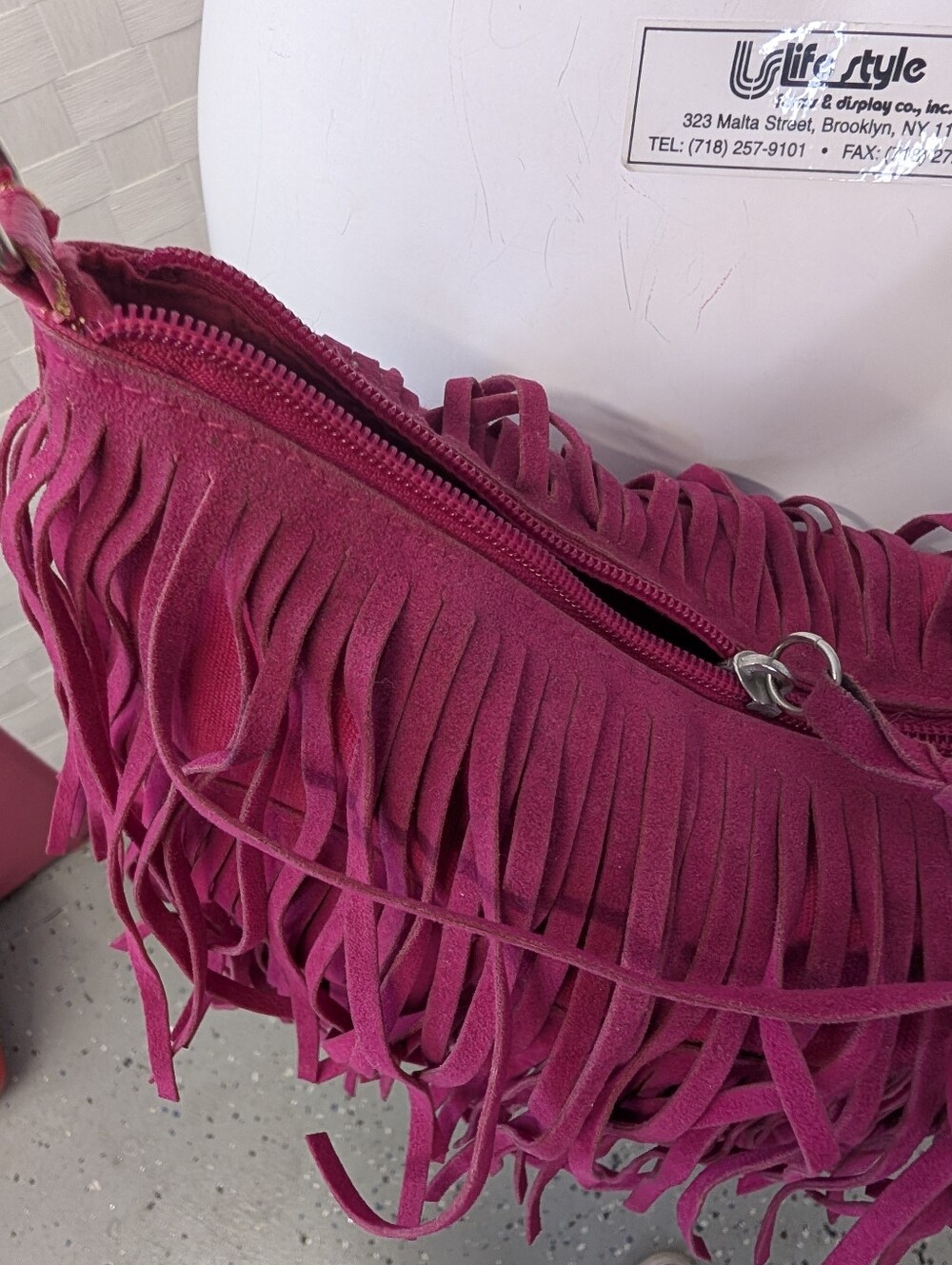 Vintage Bag  Fringe Crossbody Hot Pink Leather Zipper Closure- Unbranded - Picture 3 of 6